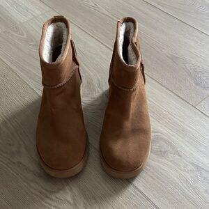 UGG Women's Chestnut Suede Winter Ankle Booties